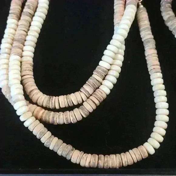 Plunder Gold Tone 'April Posse' Necklace and bracelet - Picture 2 of 4